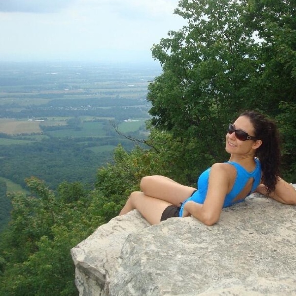 Meet your Posher, Lola - Picture 2 of 4